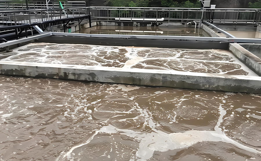 養殖廢水污泥脫水成本高?臥式離心污泥脫水機日處理百噸級豬場廢水(圖1) 養殖廢水污泥脫水成本高?臥式離心污泥脫水機日處理百噸級豬場廢水(圖1)